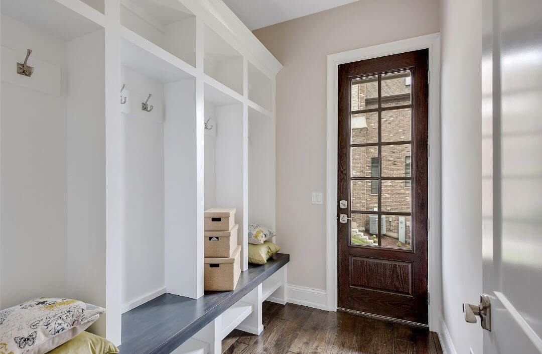 Stunning Small Mudroom Ideas for Entryway That Maximize Storage & Style ...